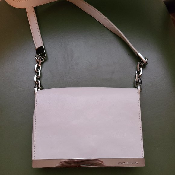 Michael Kors White Genuine Leather Flap Shoulder Bag w Silver Chain & Details - Picture 2 of 13